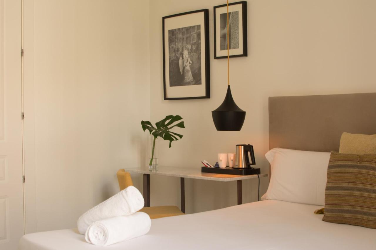 Chambre Double ou Lits Jumeaux - Vue sur Rue